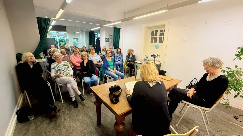 Gut besucht: Florentine Anders und ihr Buch " Die Allee"